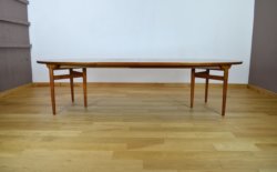 Table-Danoise-en-teck-Arne-Vodder-Edité-par-Sibast-vintage-1960-ligne